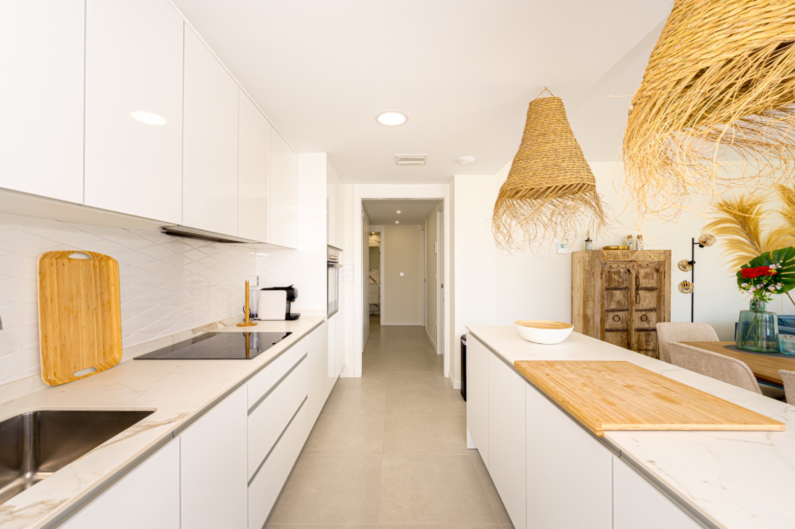 Luxury ground floor corner apartment with sea view, 106 m² terrace and garden in Seascape Resort.