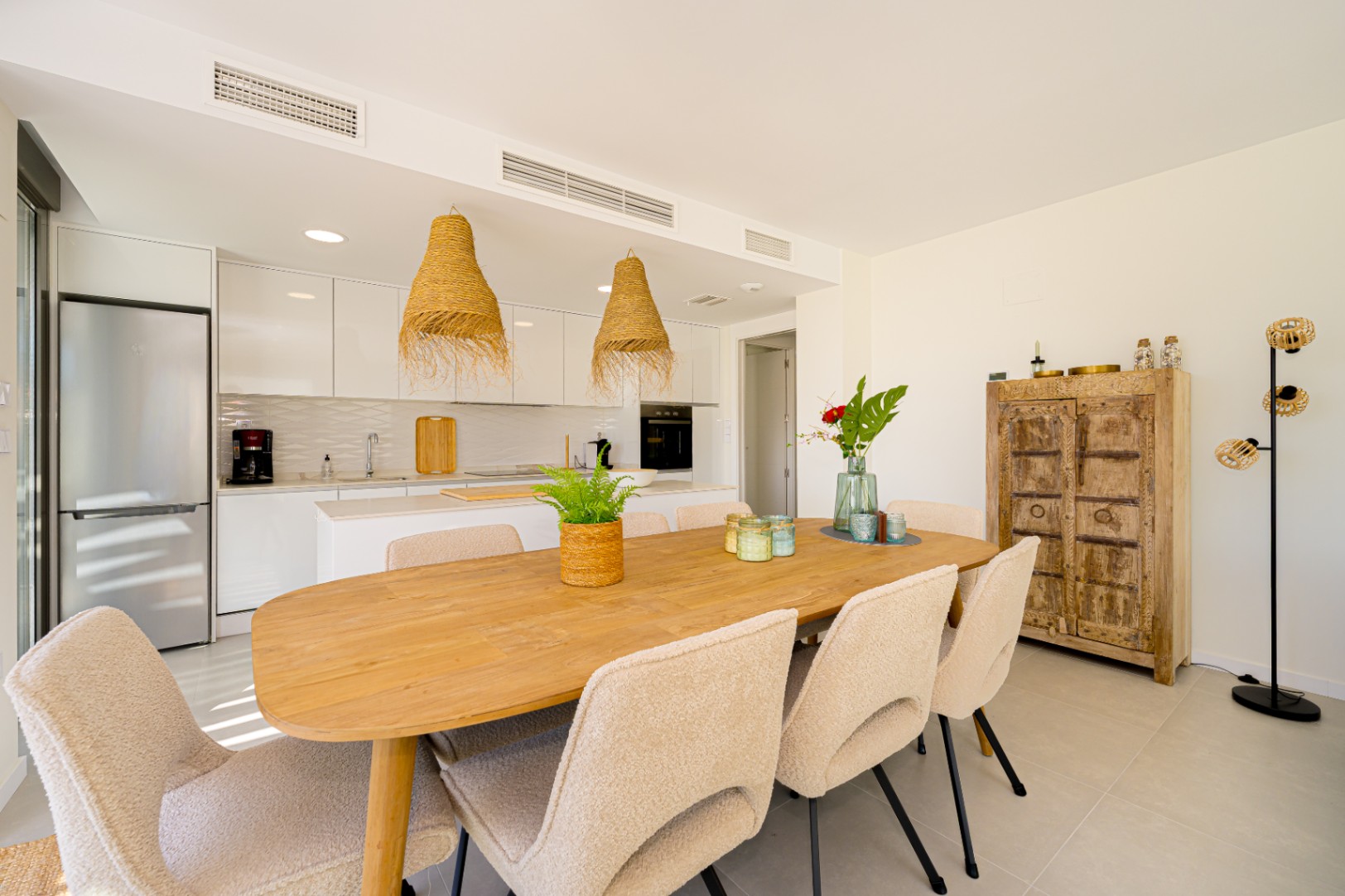 Luxury ground floor corner apartment with sea view, 106 m² terrace and garden in Seascape Resort.