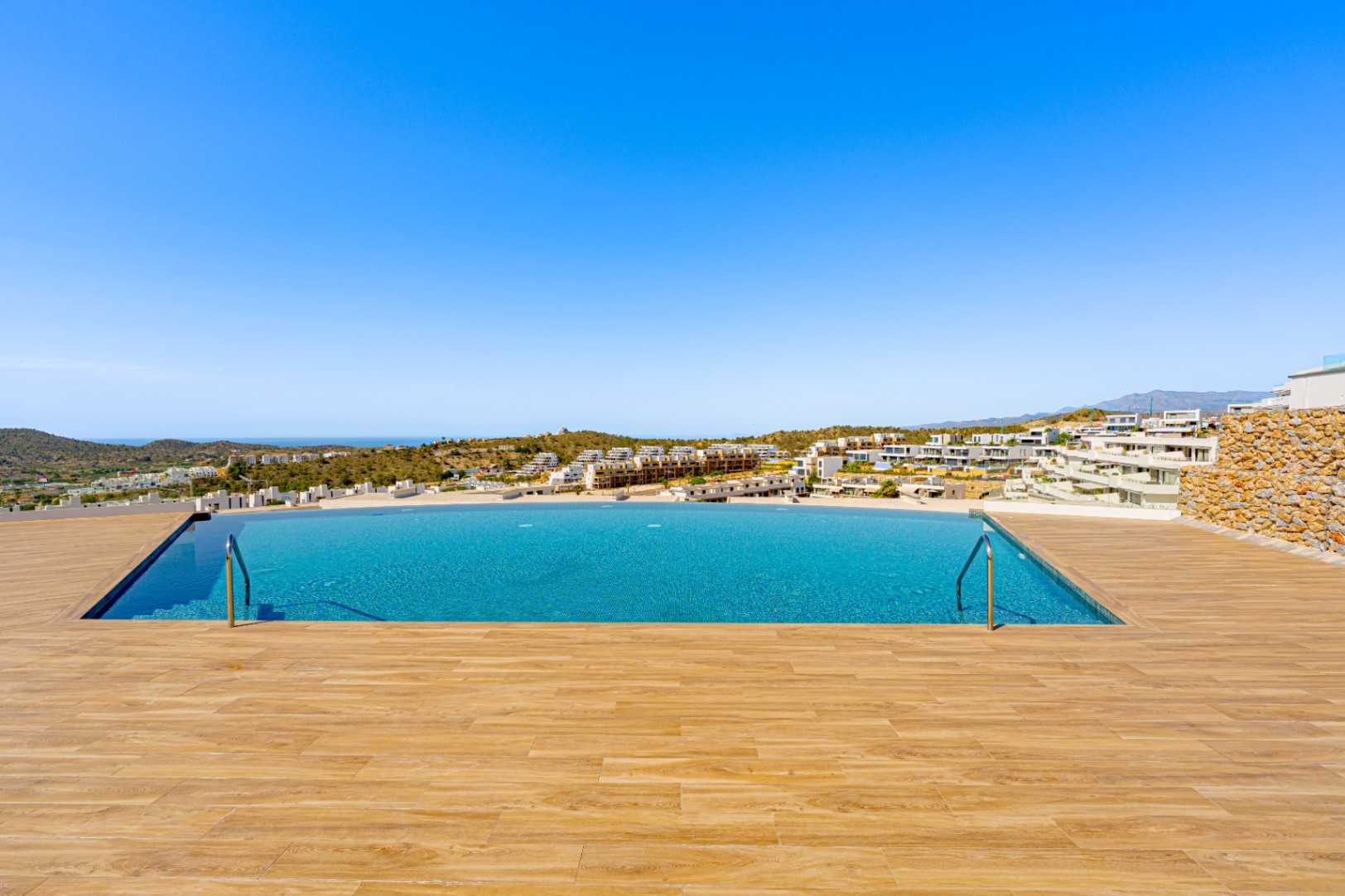 Luxury ground floor corner apartment with sea view, 106 m² terrace and garden in Seascape Resort.