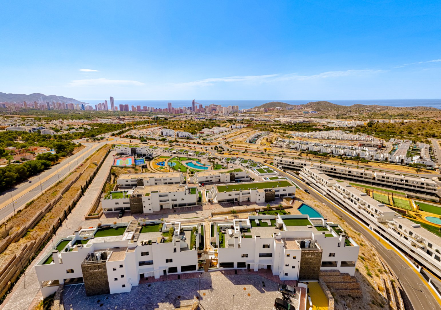 Luxury ground floor corner apartment with sea view, 106 m² terrace and garden in Seascape Resort.