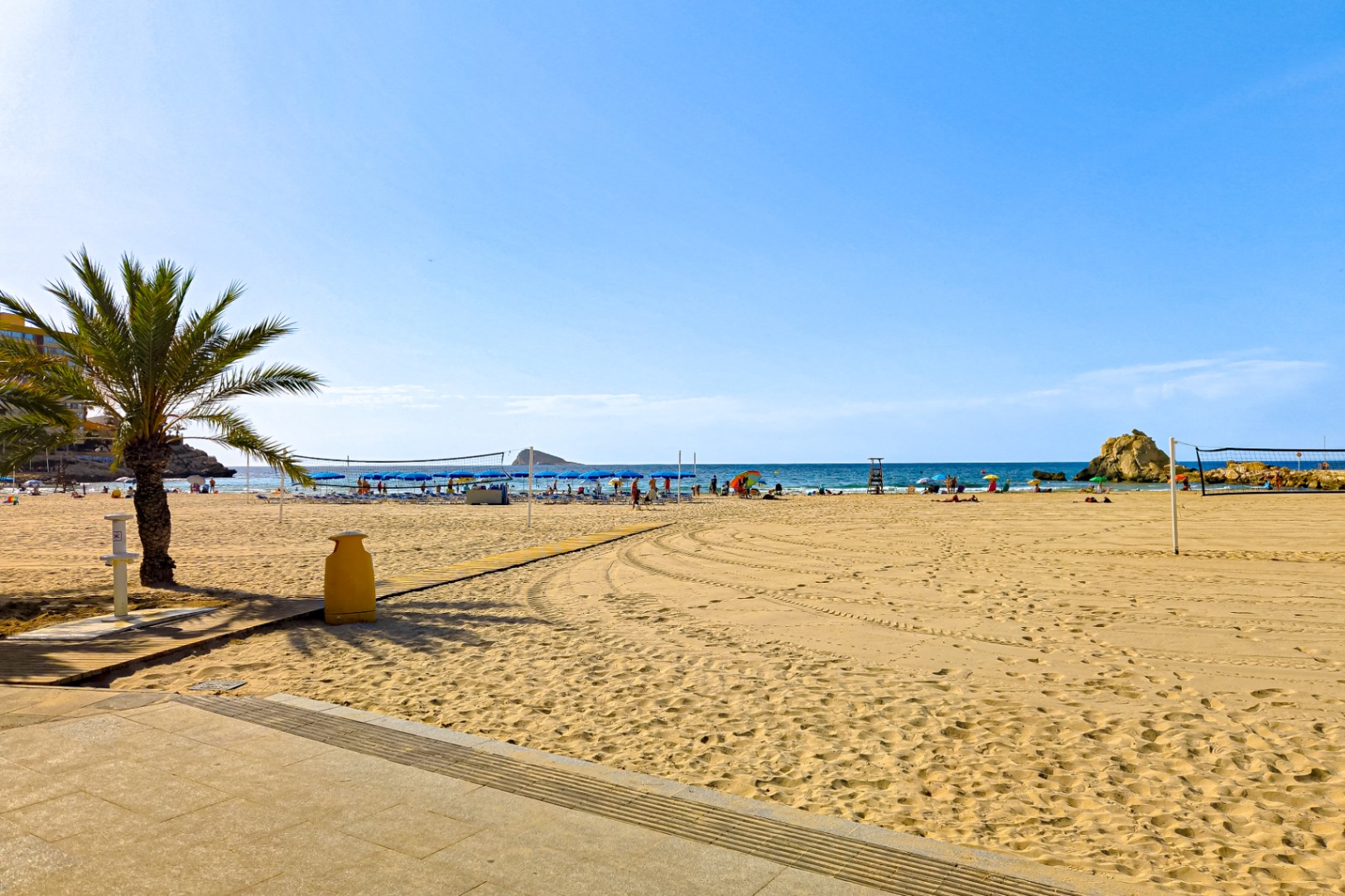 Luxury ground floor corner apartment with sea view, 106 m² terrace and garden in Seascape Resort.
